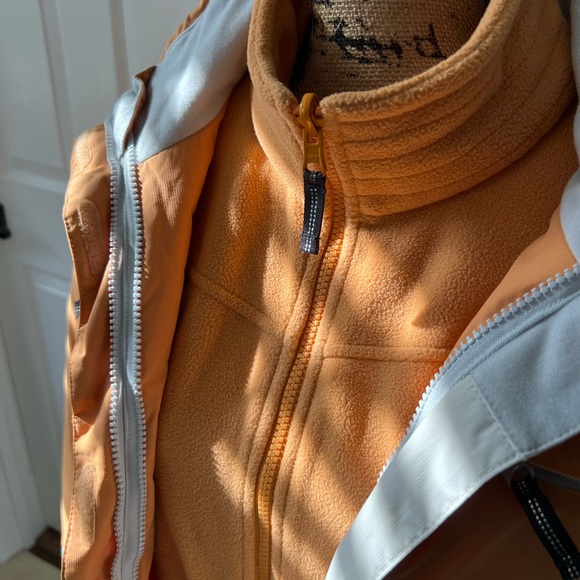 Women’s QUEST~2 in 1 Ski Jacket. NWOT! 
Purchased @ Dick’s Sporting! 
Nice! - Picture 6 of 16